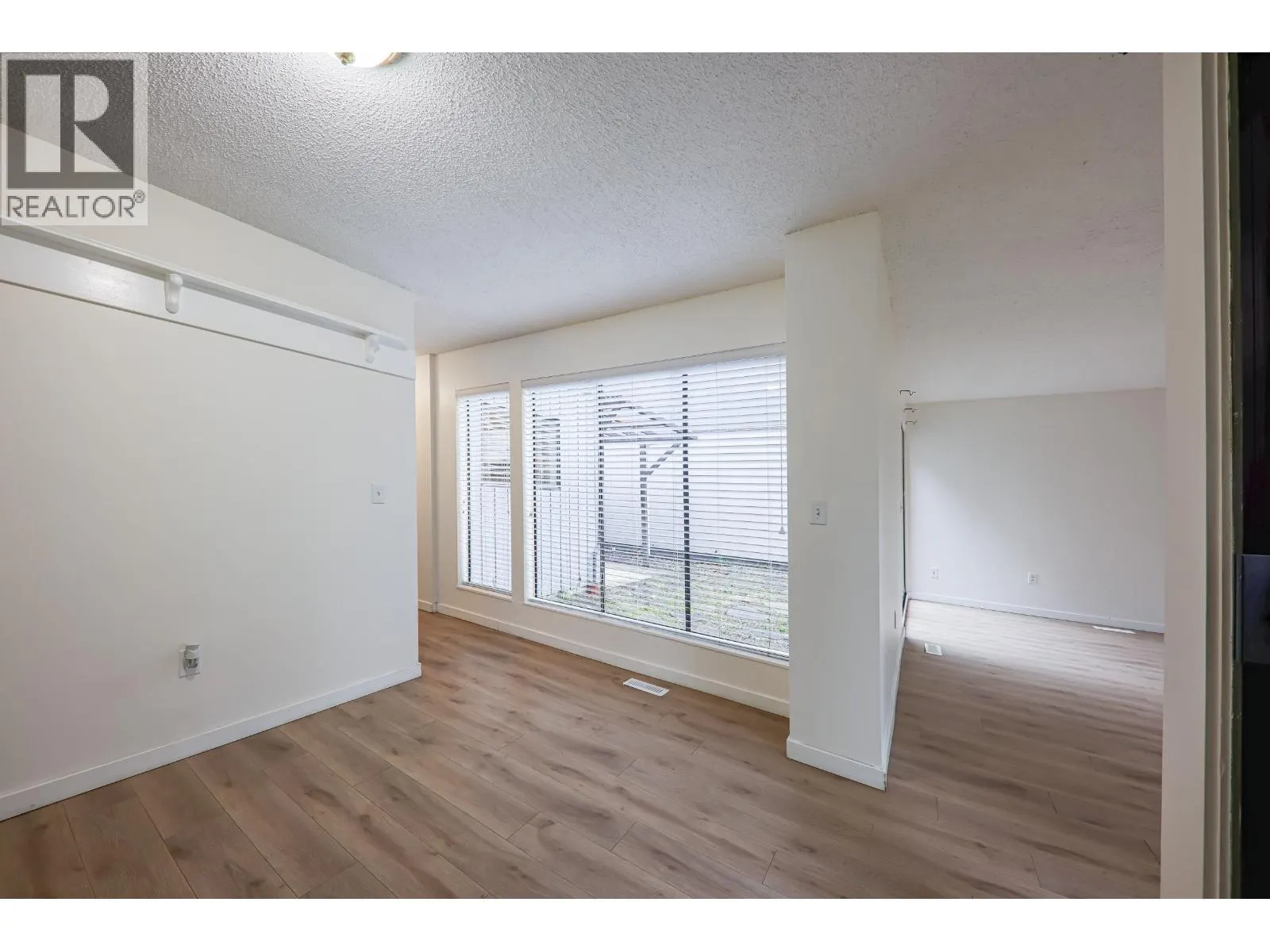 864 PINEBROOK PLACE