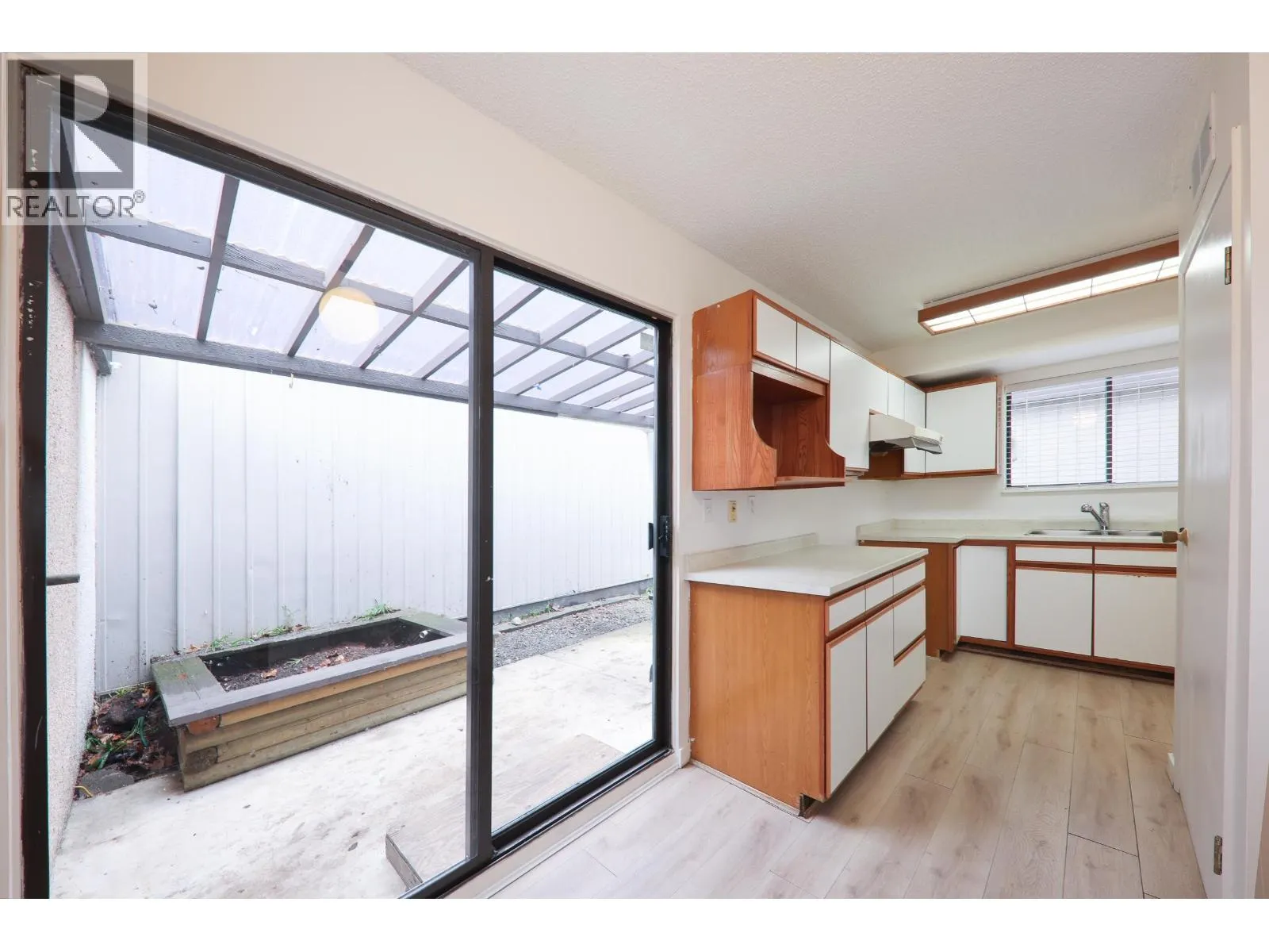 864 PINEBROOK PLACE