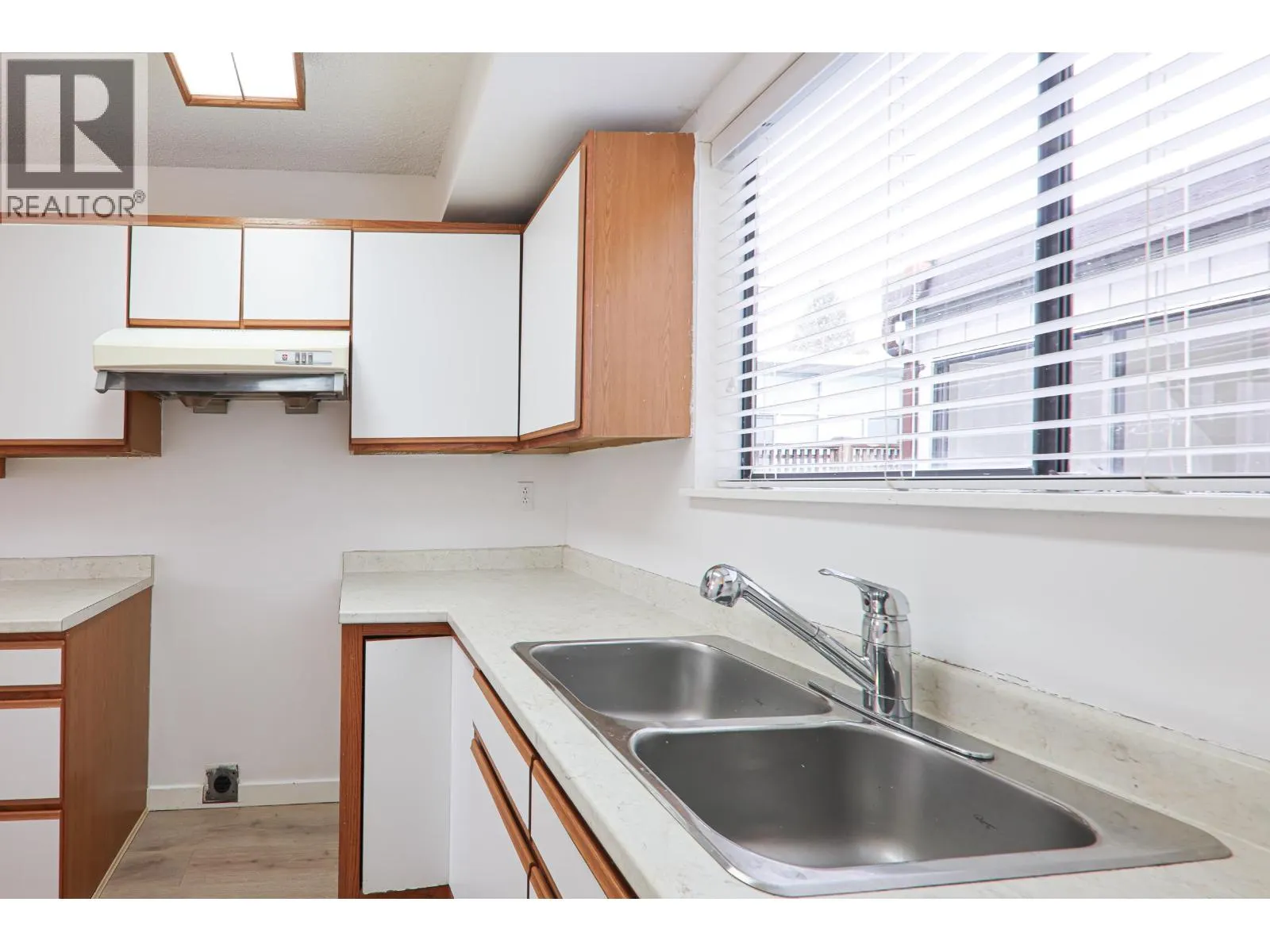 864 PINEBROOK PLACE