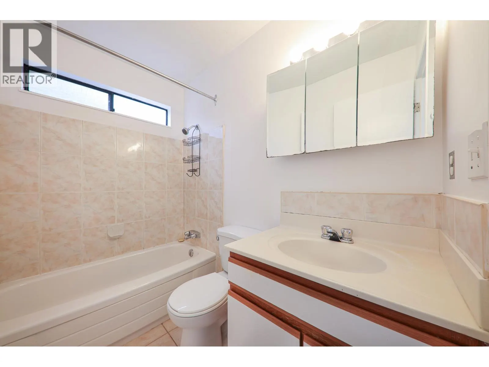 864 PINEBROOK PLACE