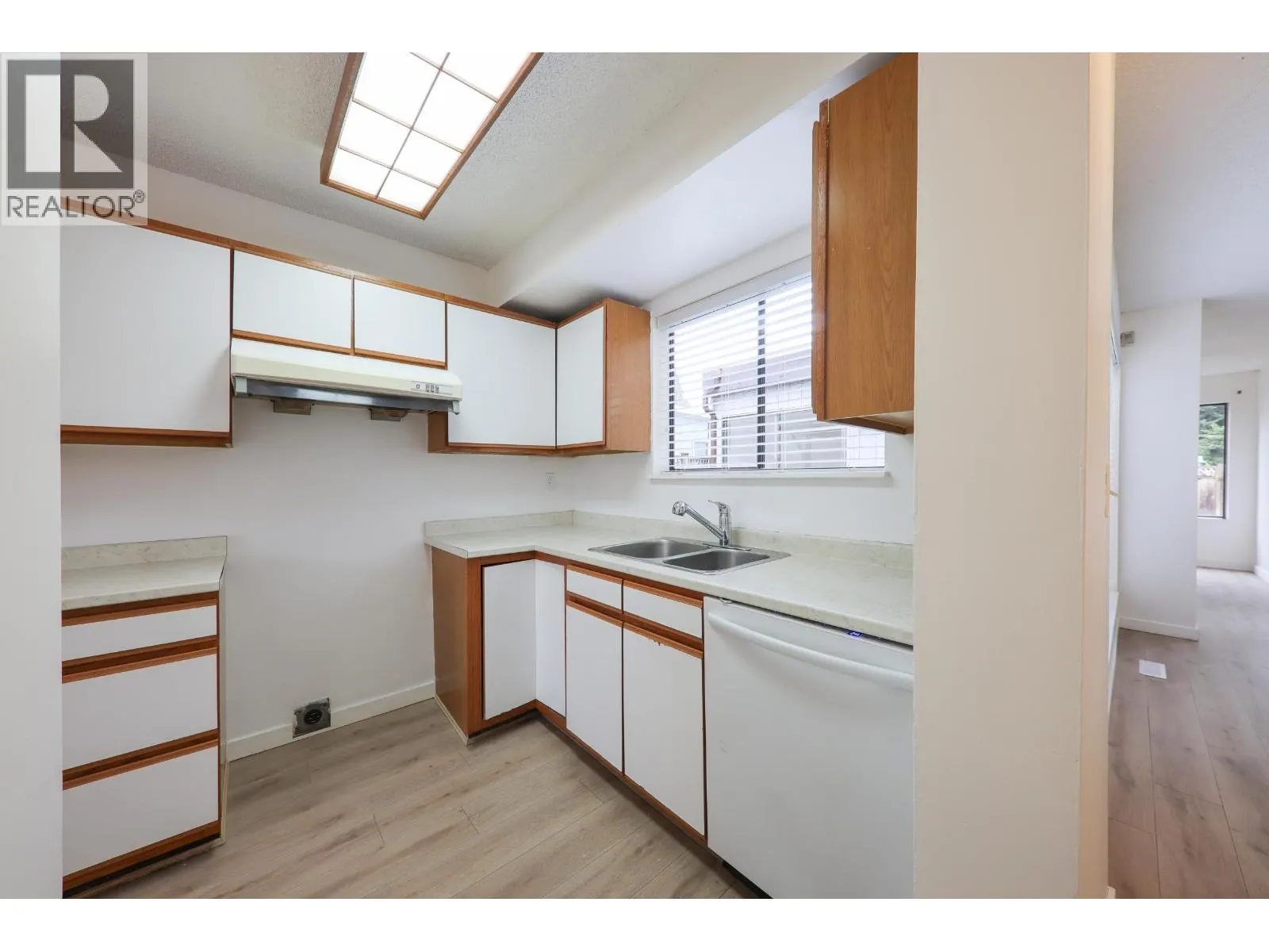 864 PINEBROOK PLACE