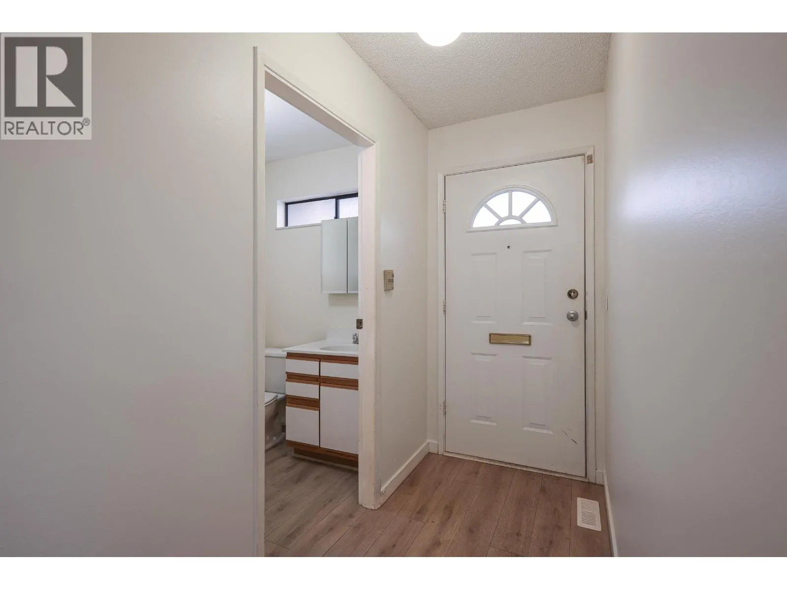 864 PINEBROOK PLACE