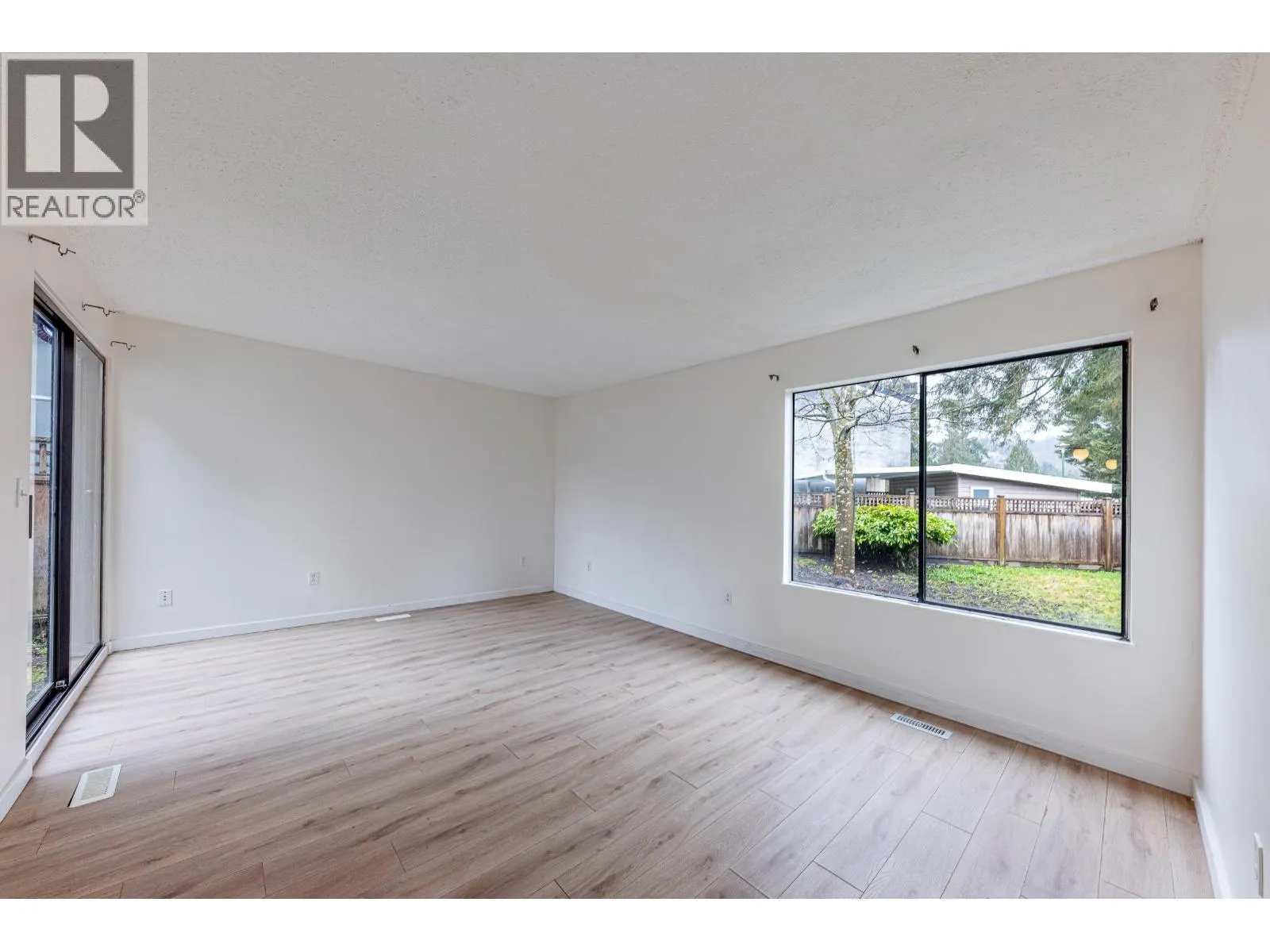 864 PINEBROOK PLACE