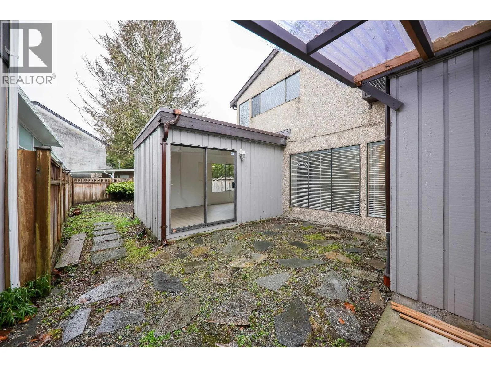 864 PINEBROOK PLACE