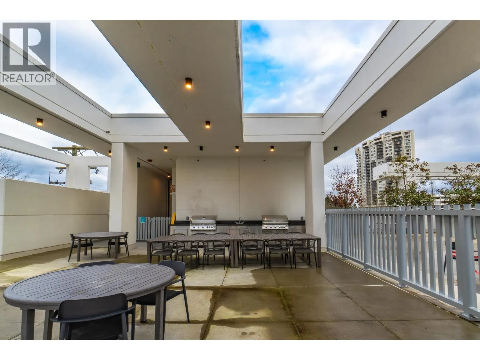 1806 1632 LIONS GATE LANE