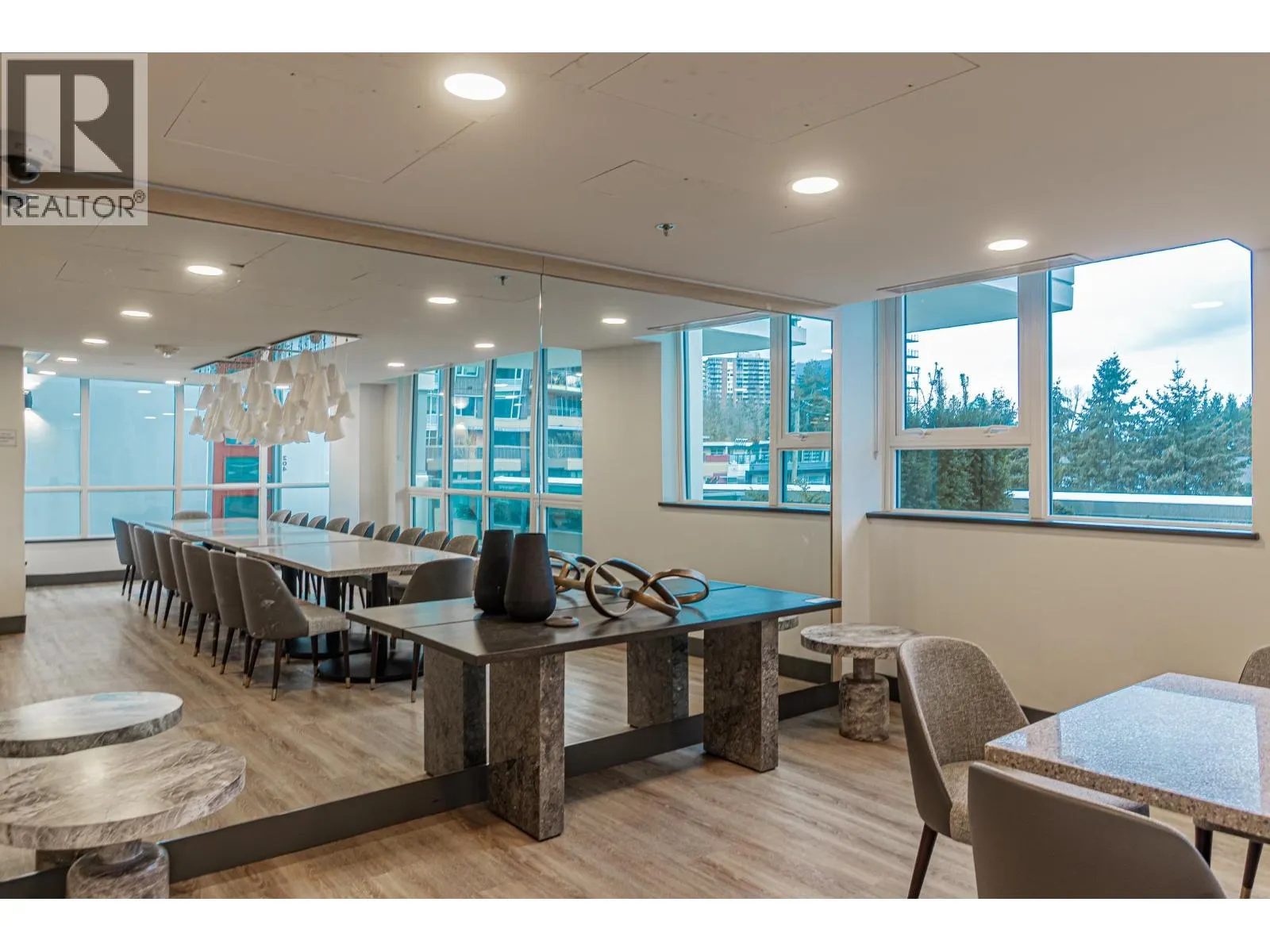 1806 1632 LIONS GATE LANE