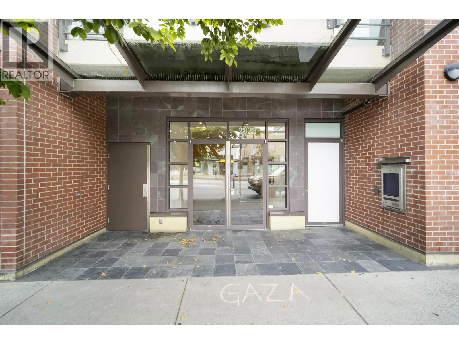 402 2828 MAIN STREET