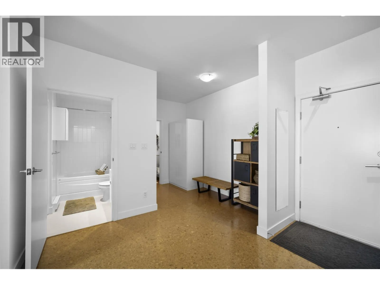 402 2828 MAIN STREET