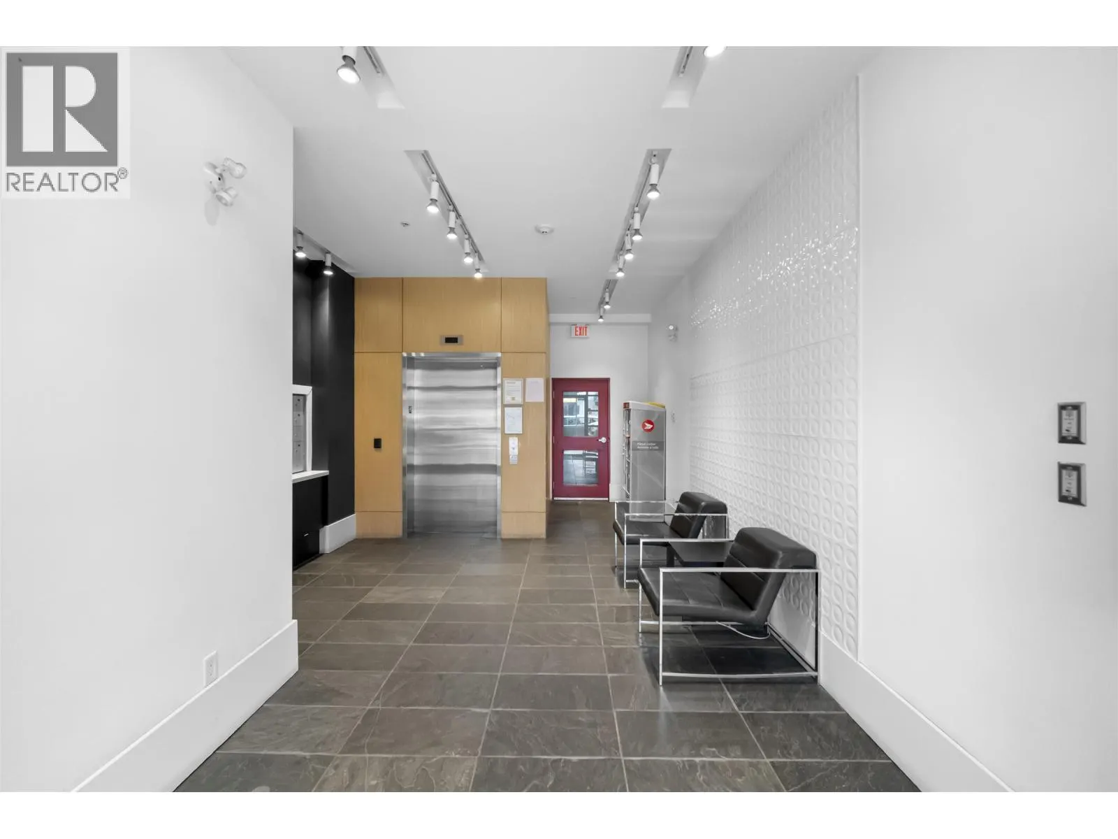 402 2828 MAIN STREET