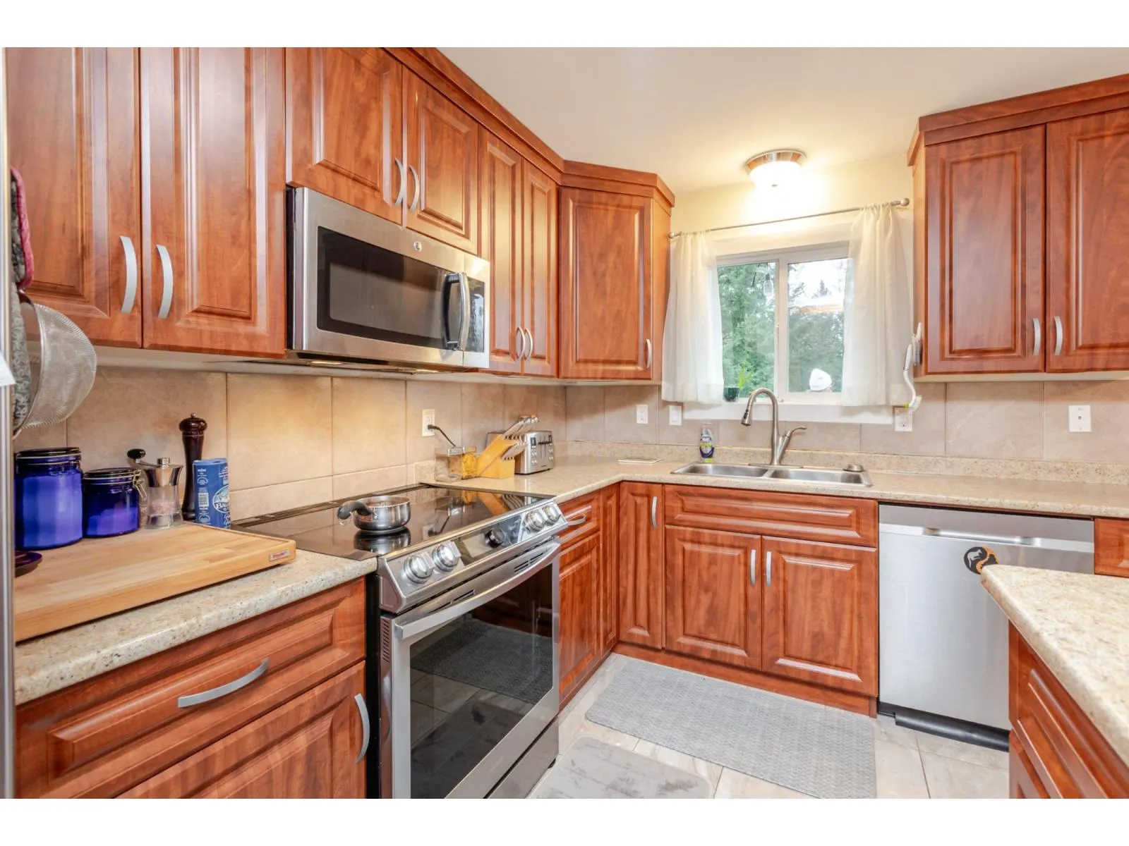 8558 MCCUTCHEON AVENUE|Chilliwack Proper South