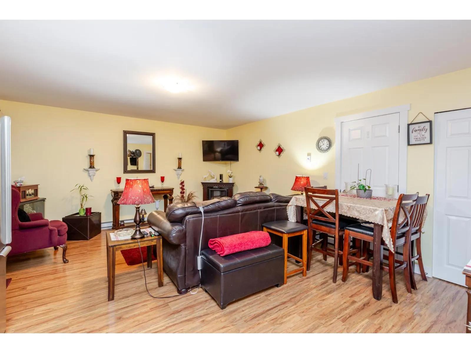 8558 MCCUTCHEON AVENUE|Chilliwack Proper South