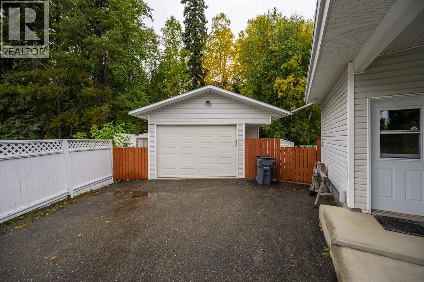 2441 LISGAR CRESCENT
