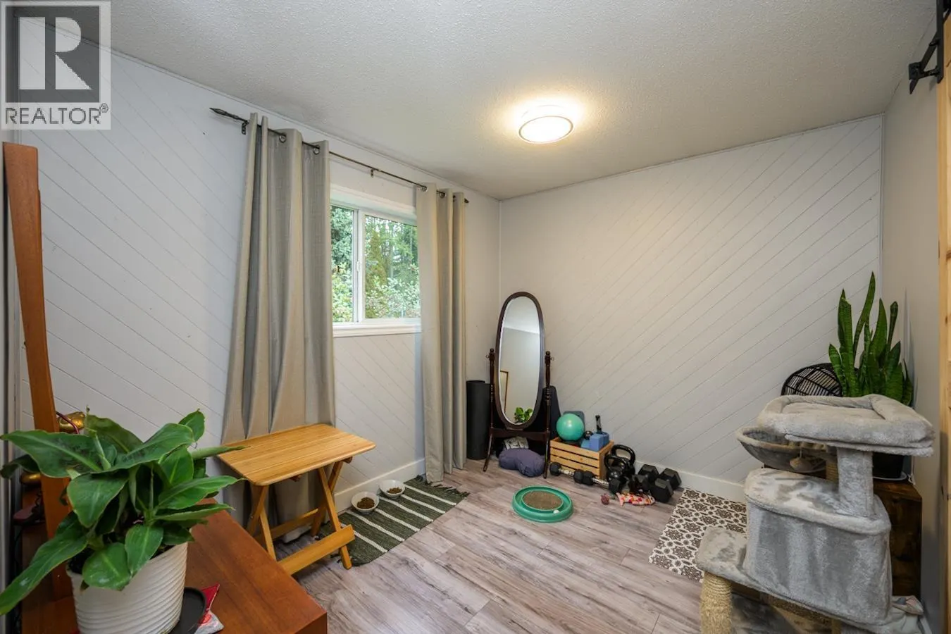 2441 LISGAR CRESCENT