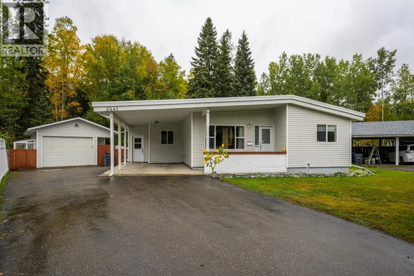 2441 LISGAR CRESCENT