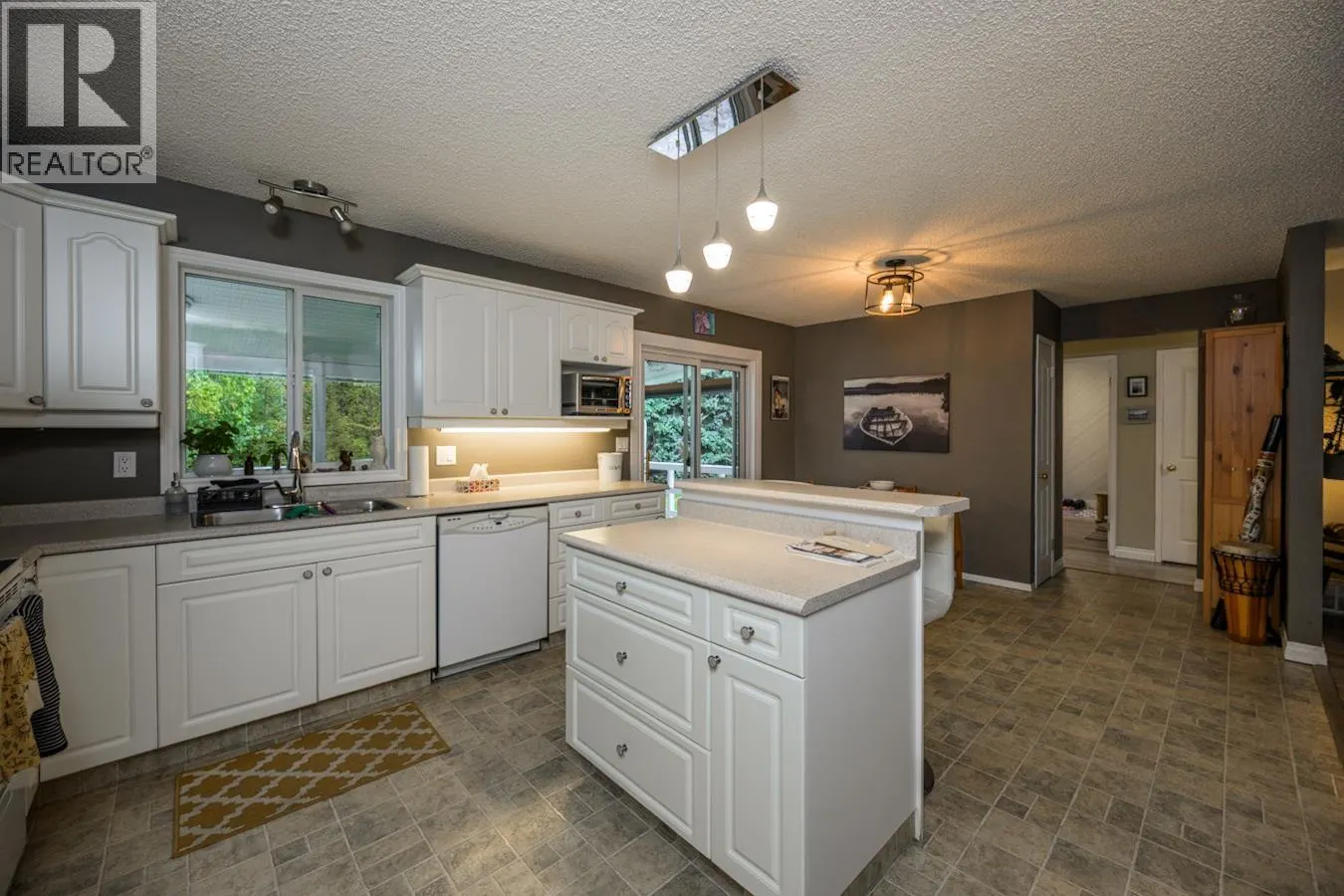 2441 LISGAR CRESCENT