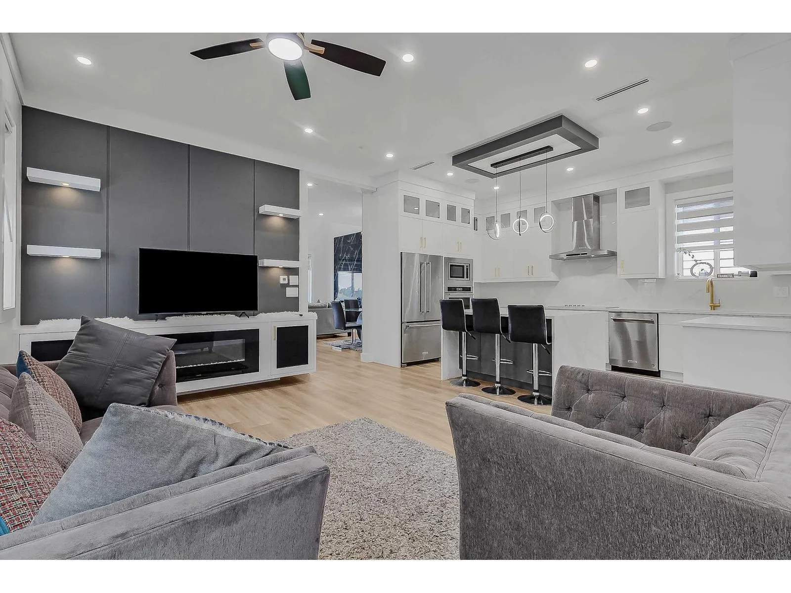 16707 15A AVENUE