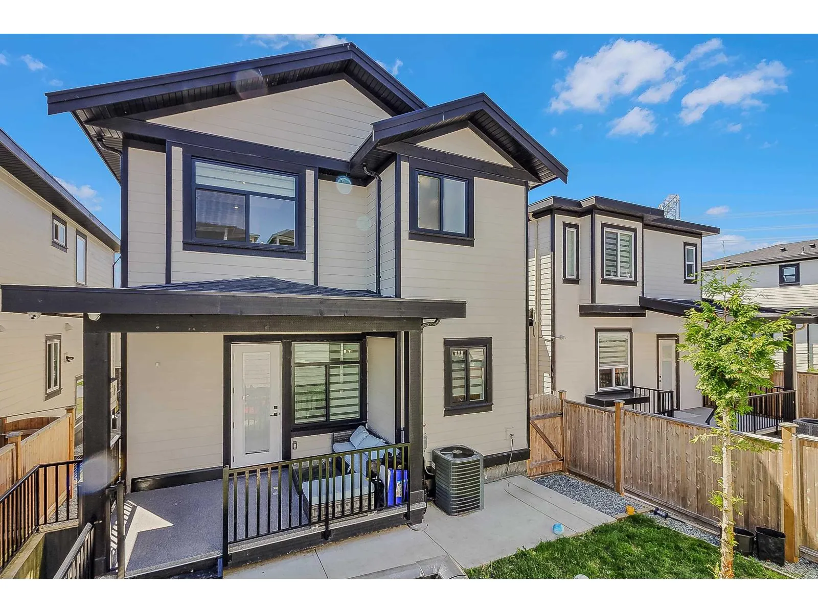16707 15A AVENUE