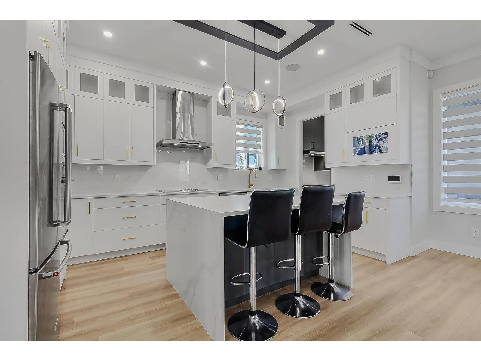 16707 15A AVENUE