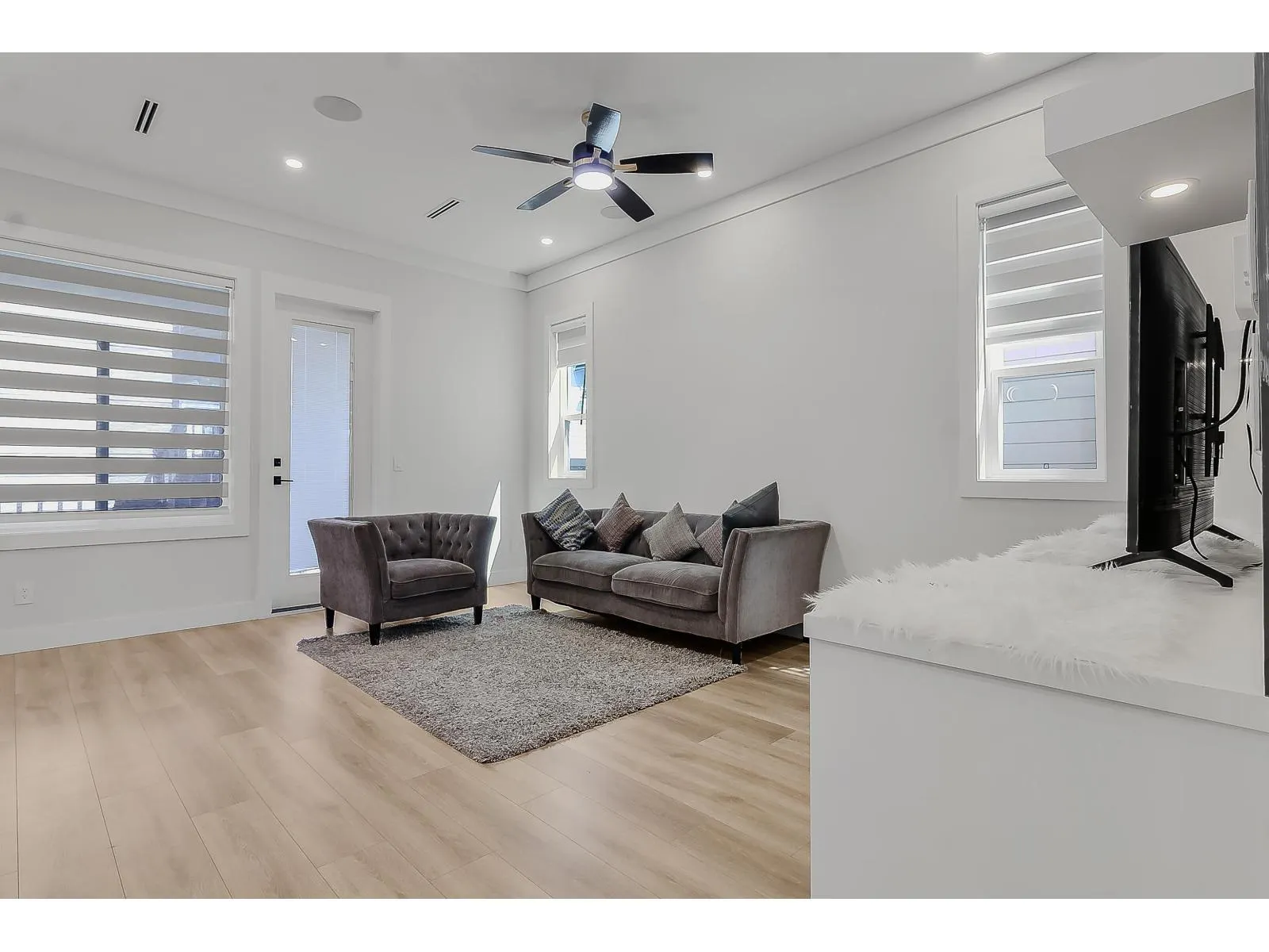 16707 15A AVENUE