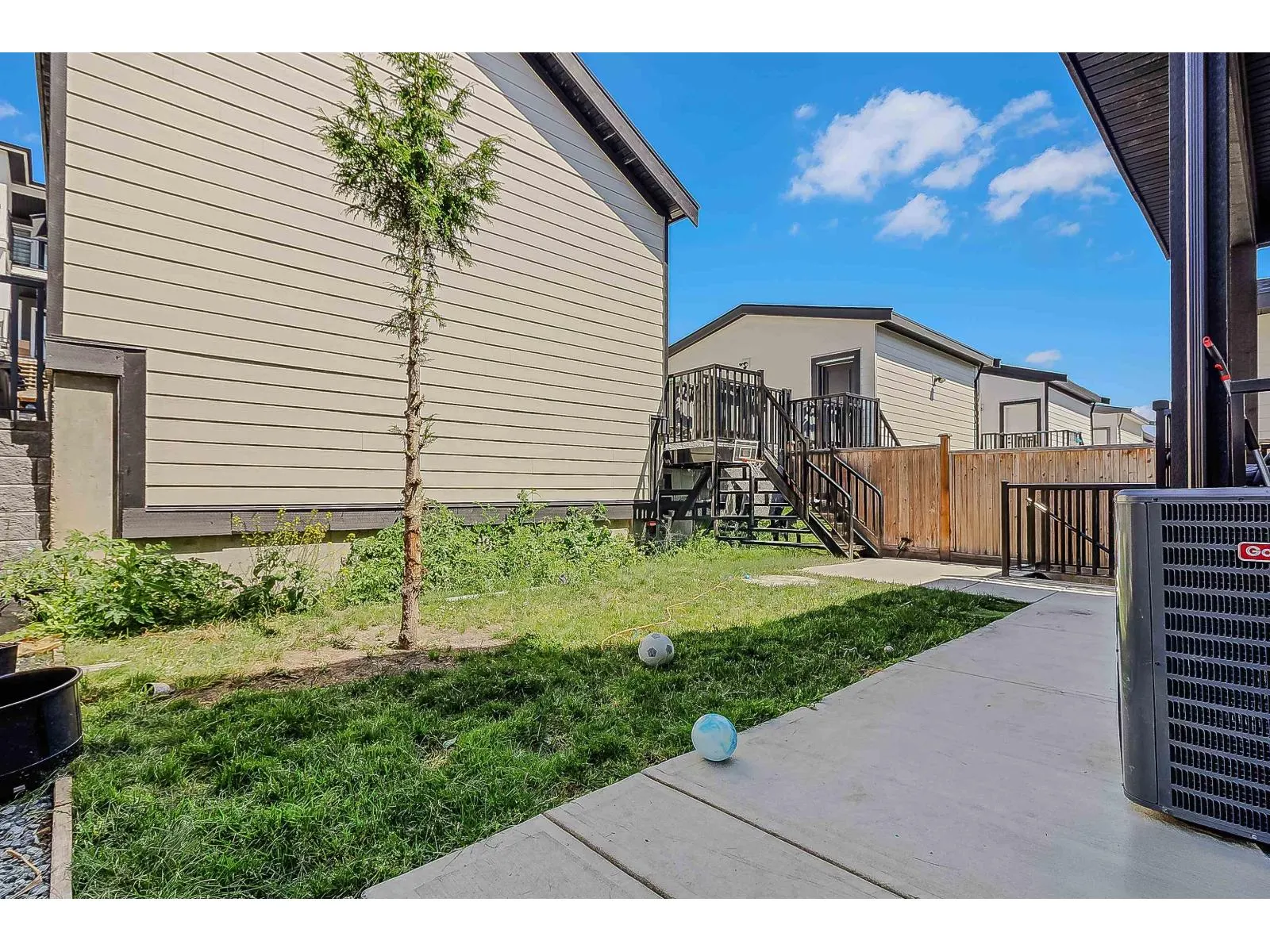 16707 15A AVENUE