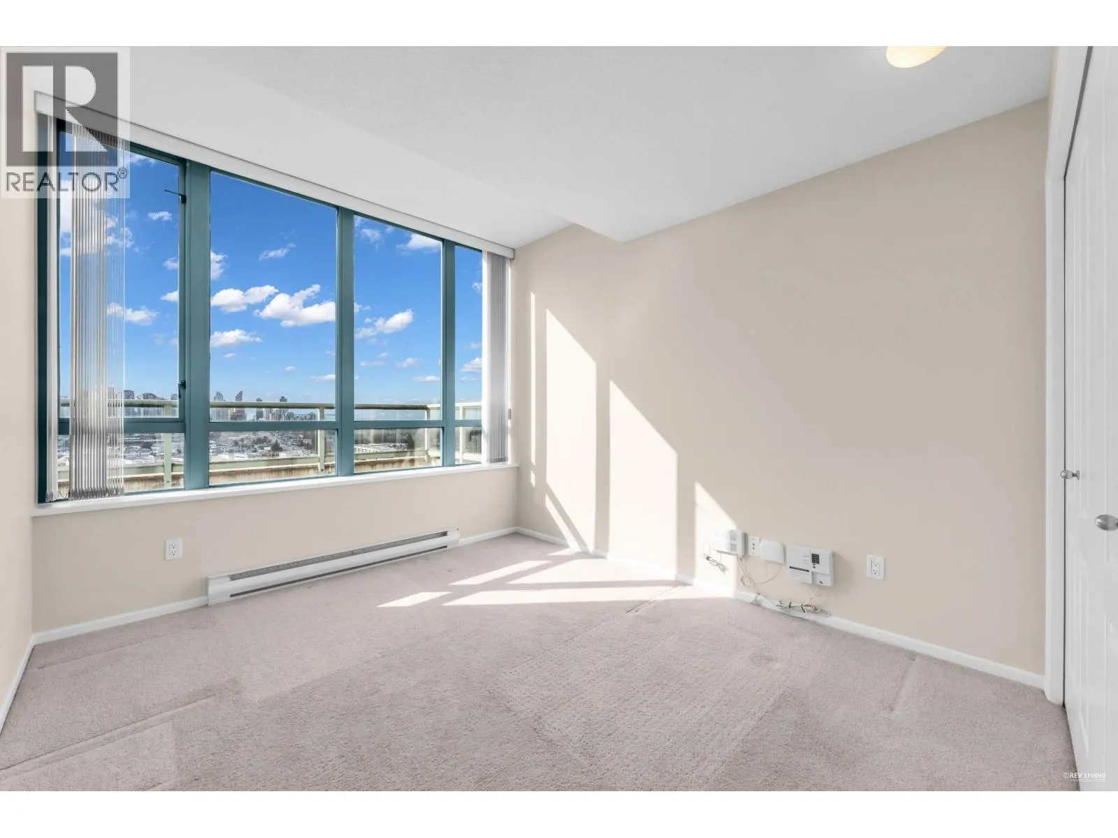 1801 6622 SOUTHOAKS CRESCENT