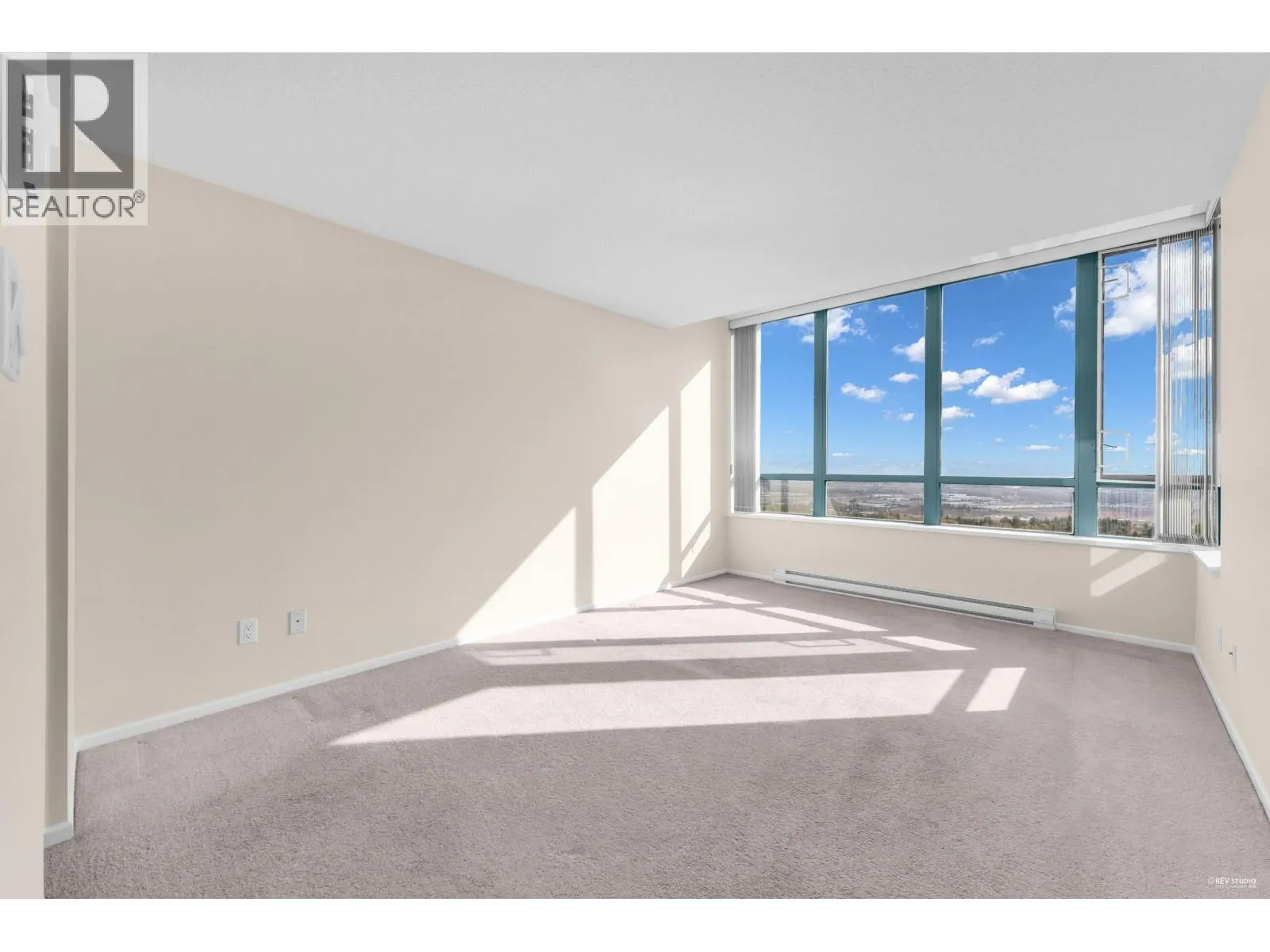 1801 6622 SOUTHOAKS CRESCENT