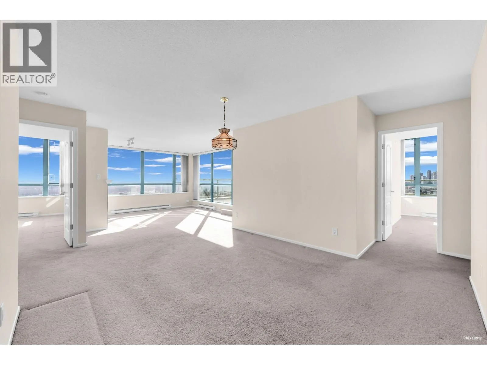 1801 6622 SOUTHOAKS CRESCENT