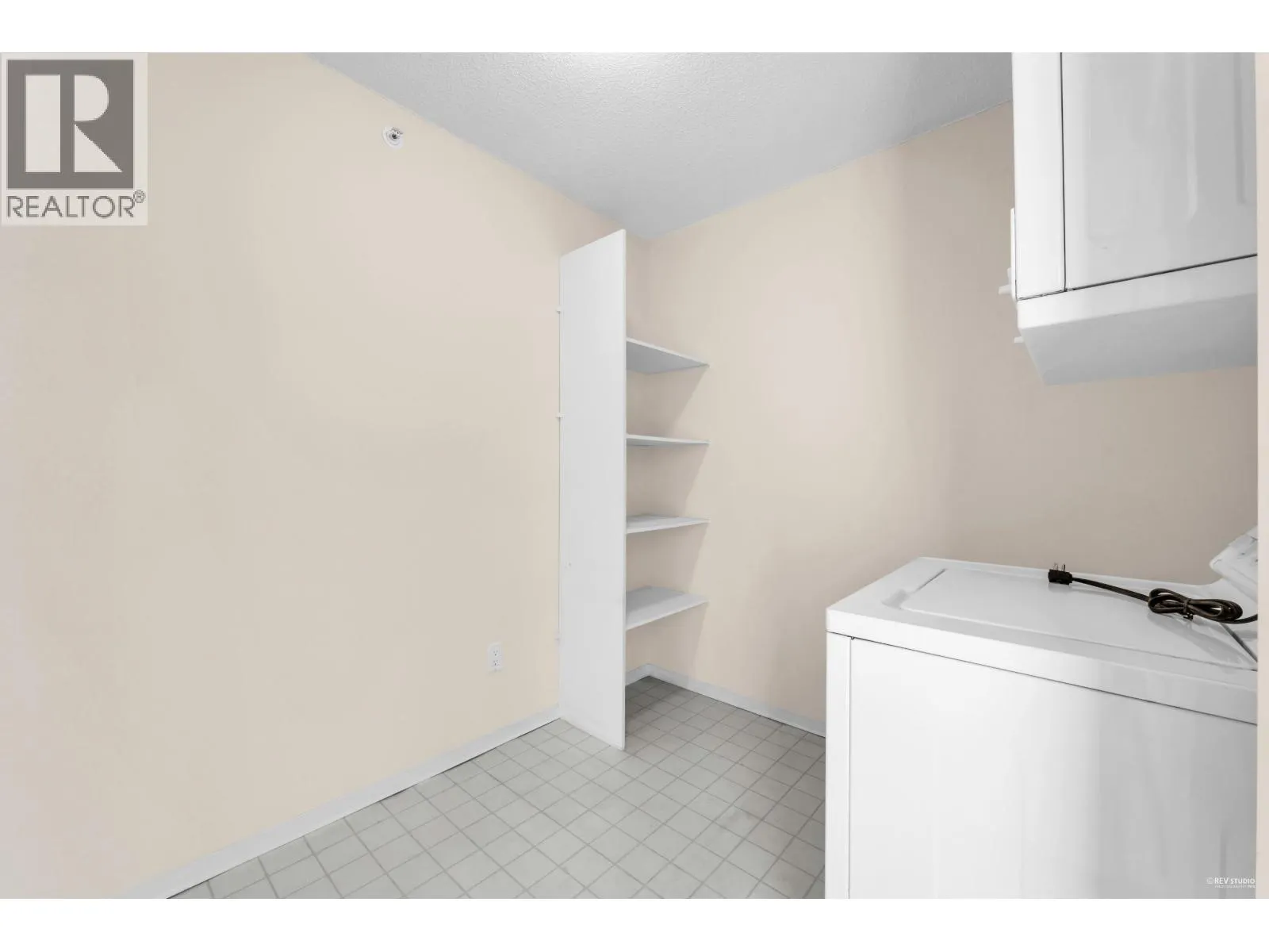1801 6622 SOUTHOAKS CRESCENT