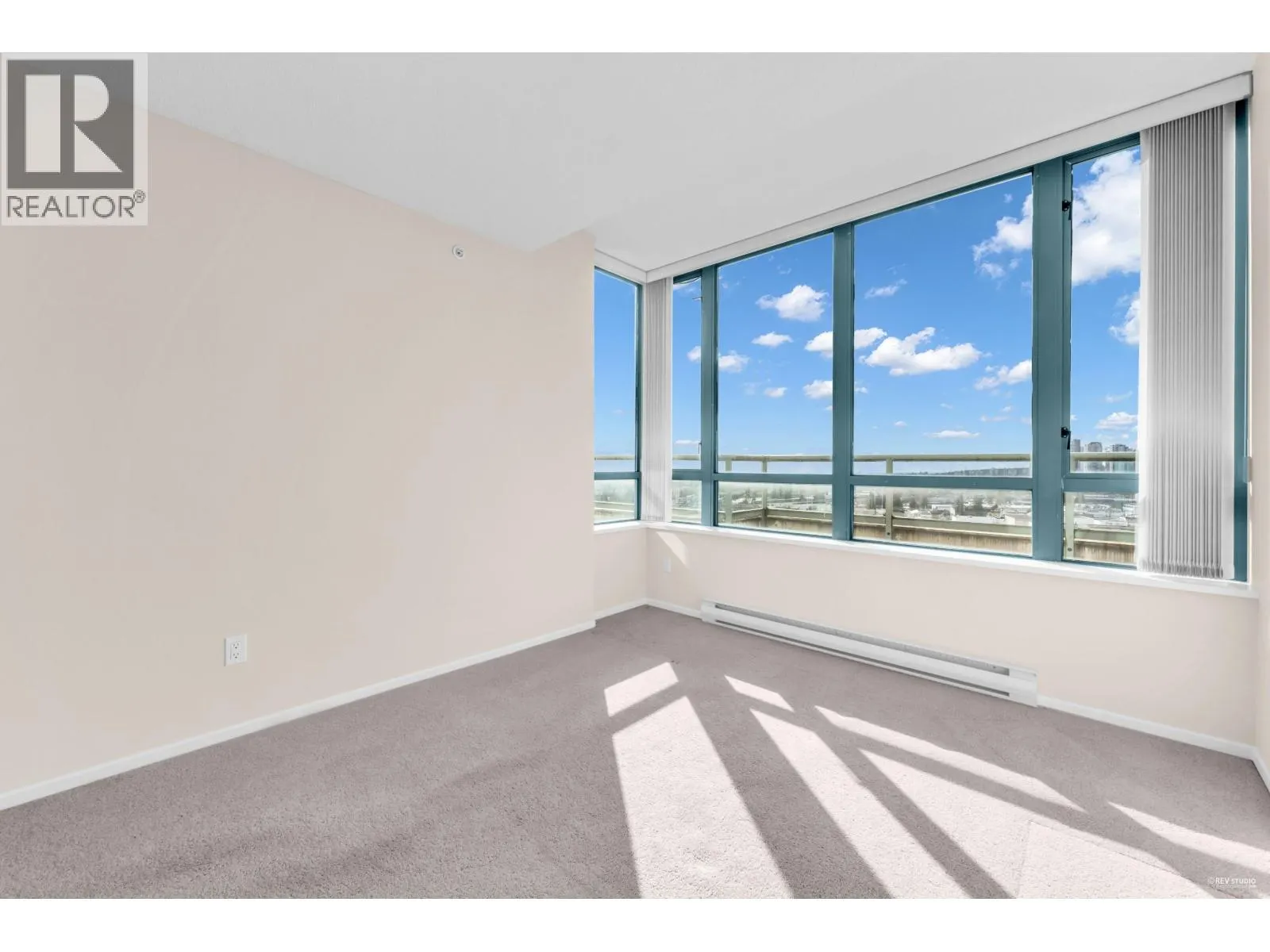 1801 6622 SOUTHOAKS CRESCENT