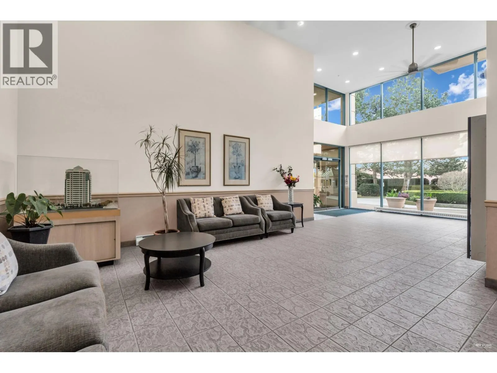 1801 6622 SOUTHOAKS CRESCENT