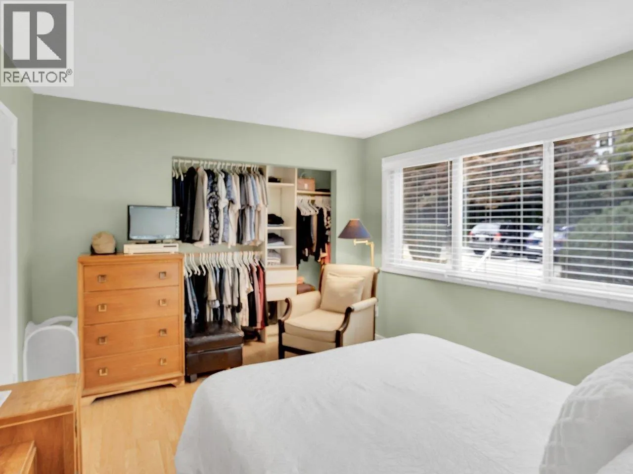 1037 CECILE DRIVE