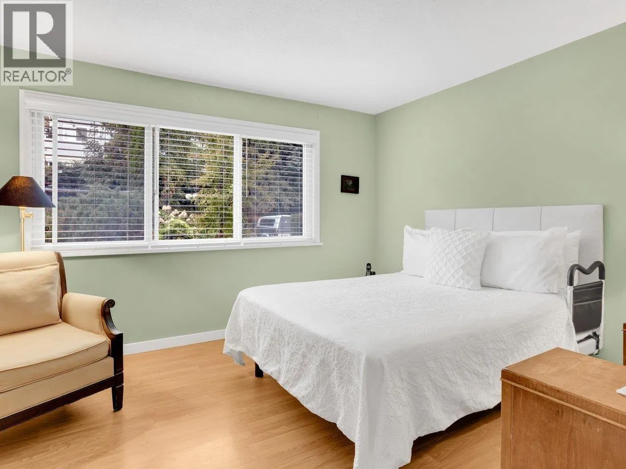 1037 CECILE DRIVE