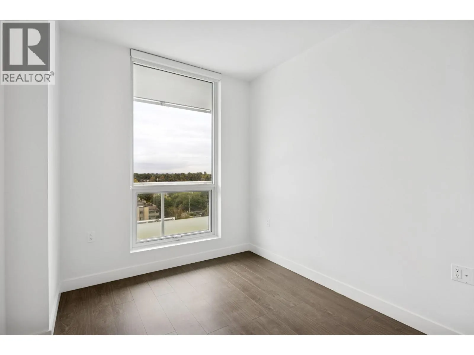 1012 8133 COOK ROAD