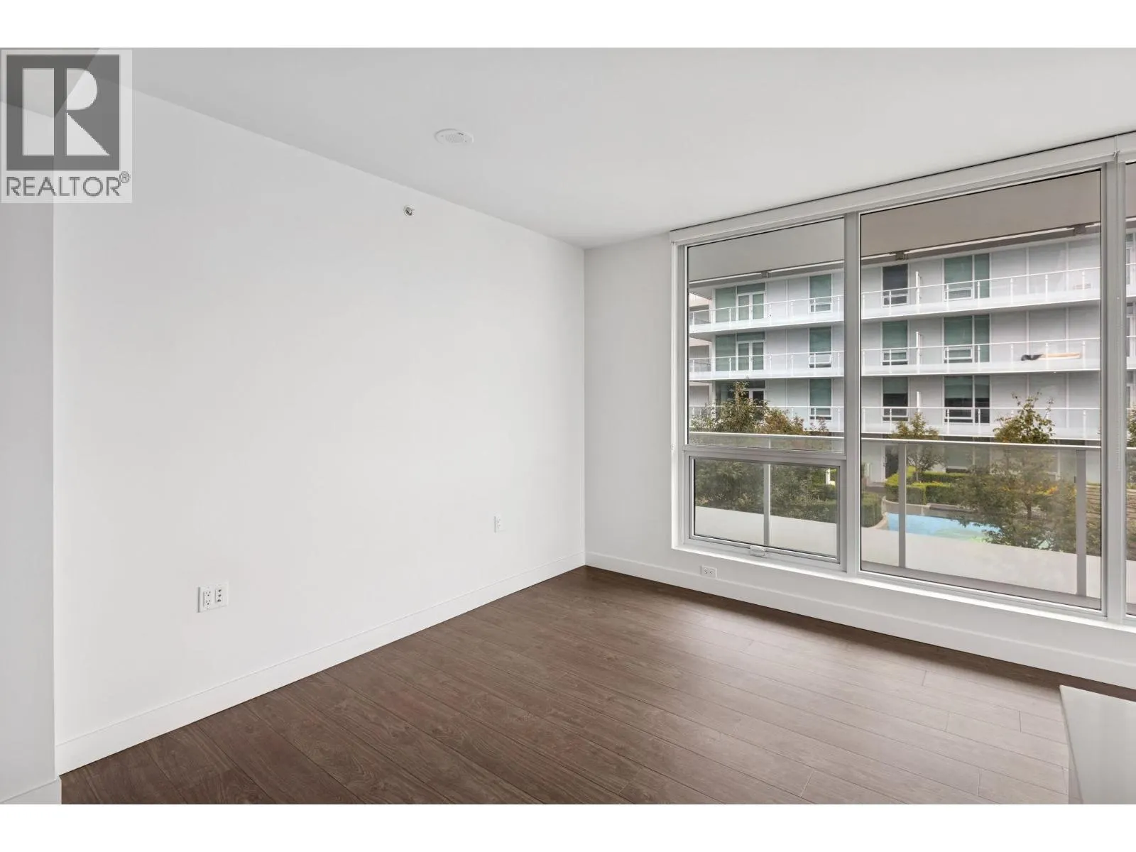 1012 8133 COOK ROAD
