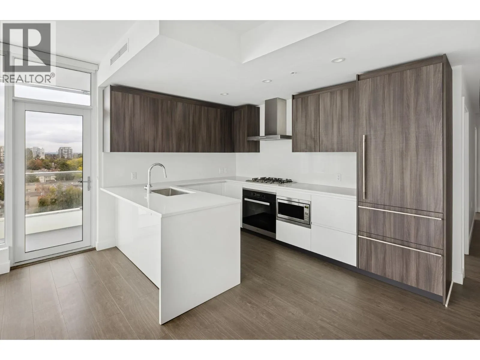 1012 8133 COOK ROAD