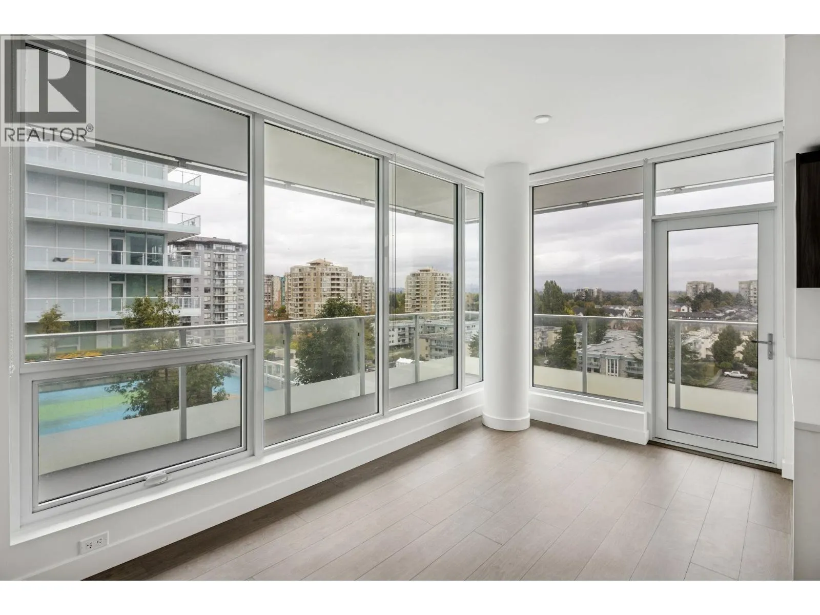1012 8133 COOK ROAD