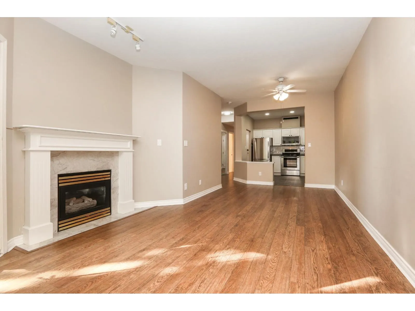 2307 8485 YOUNG ROAD|Chilliwack Proper South