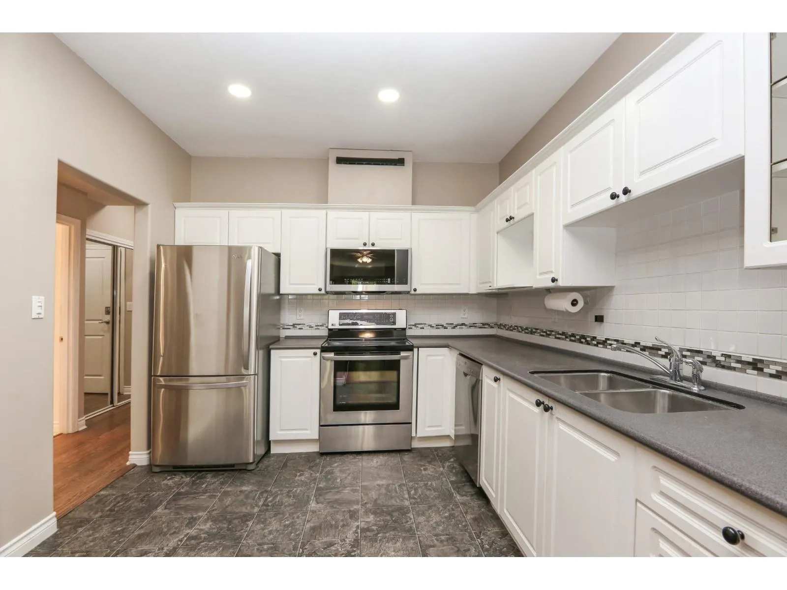 2307 8485 YOUNG ROAD|Chilliwack Proper South