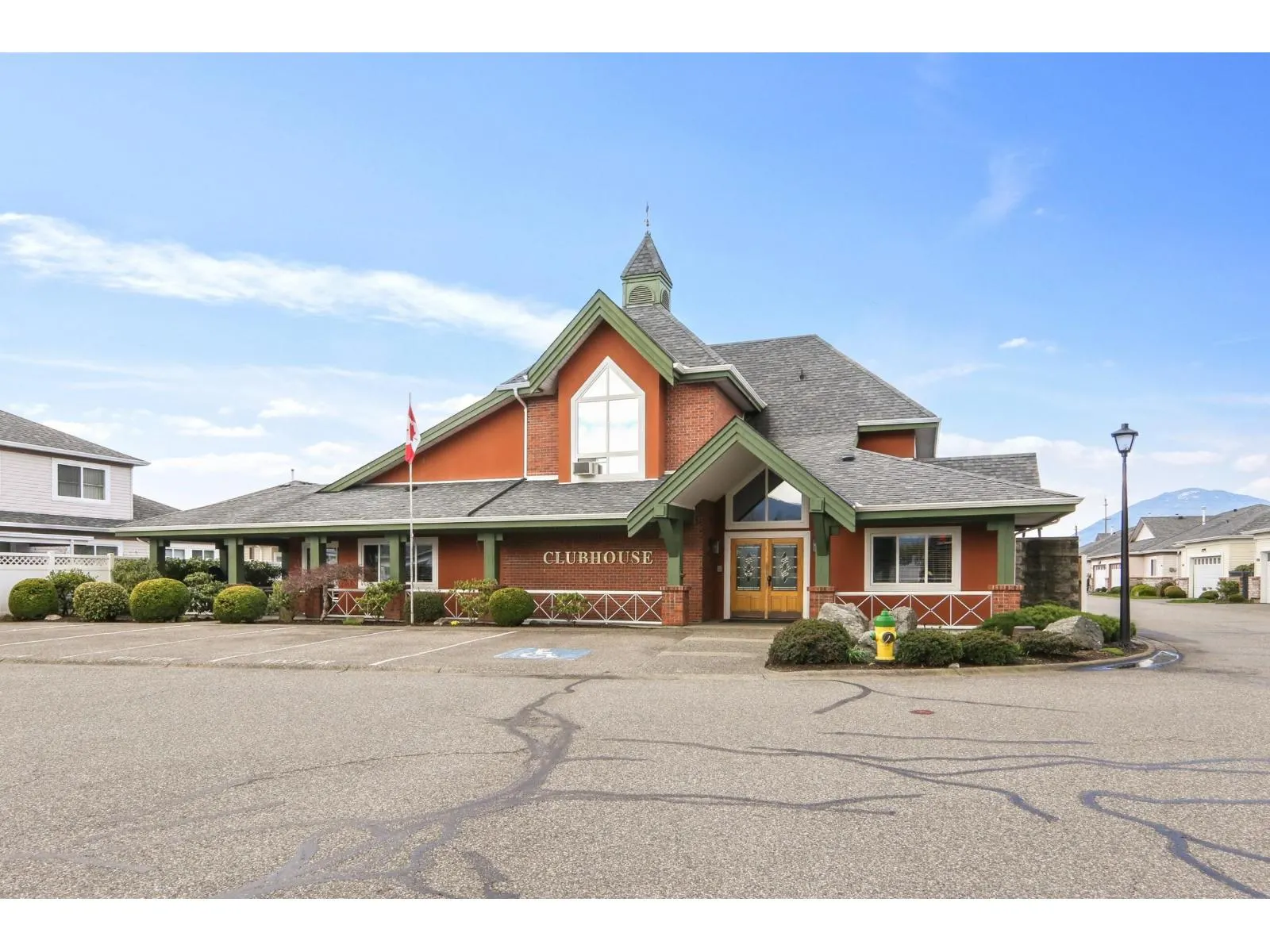 2307 8485 YOUNG ROAD|Chilliwack Proper South
