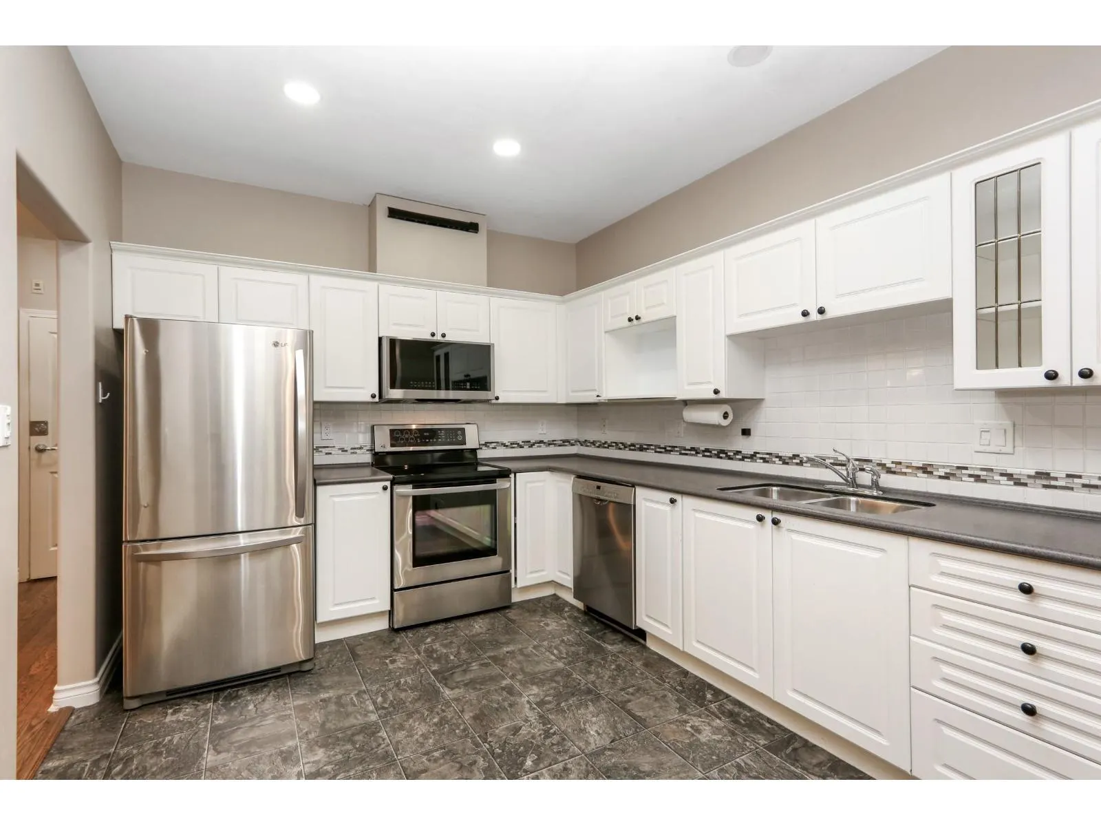 2307 8485 YOUNG ROAD|Chilliwack Proper South
