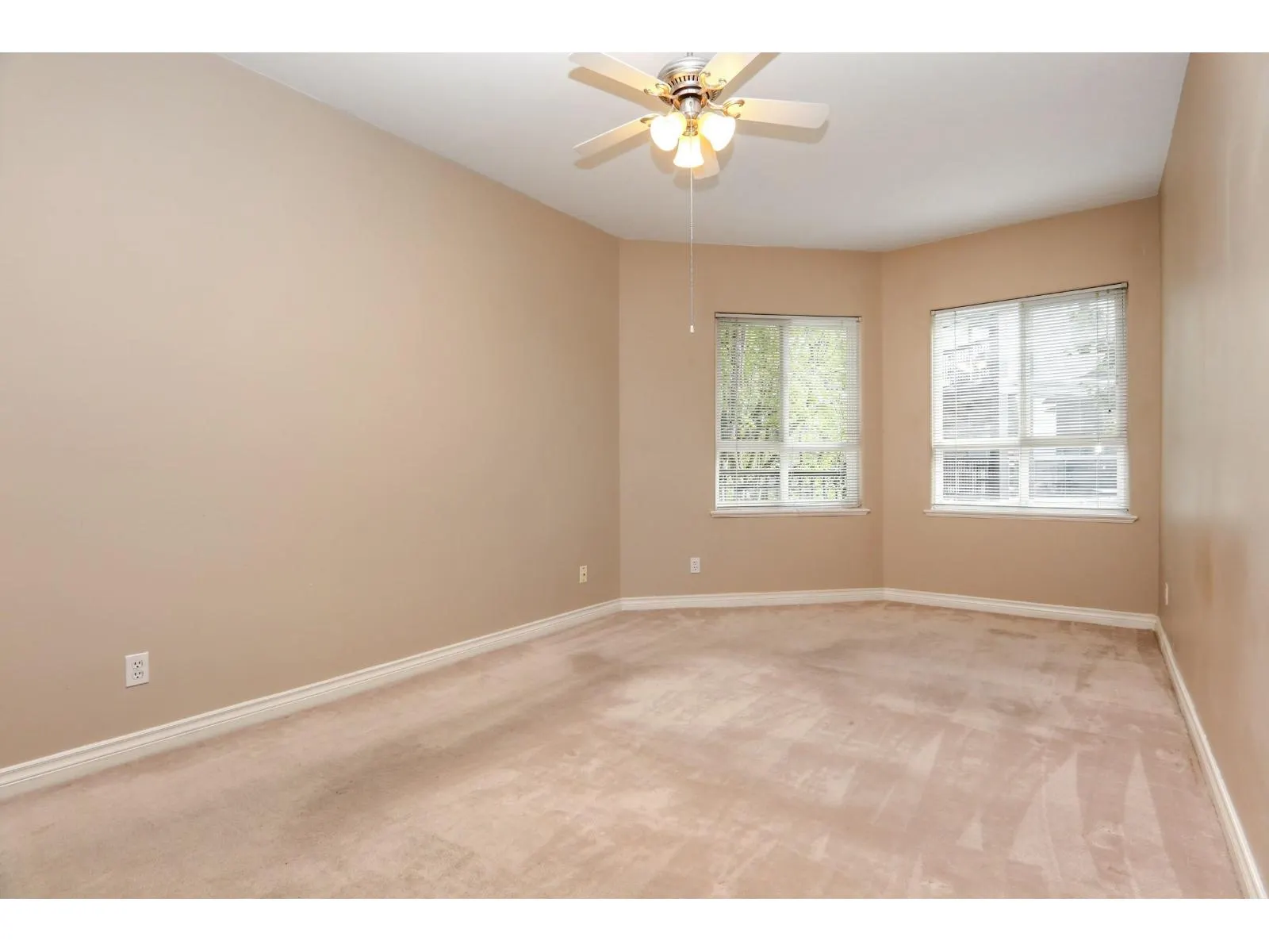 2307 8485 YOUNG ROAD|Chilliwack Proper South