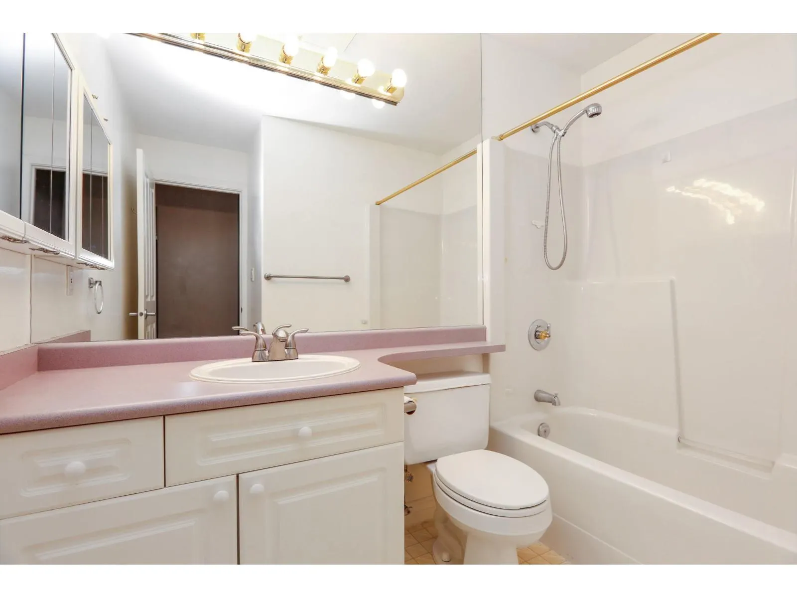 2307 8485 YOUNG ROAD|Chilliwack Proper South