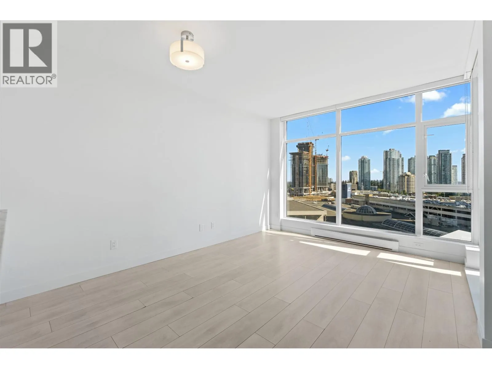 1501 6098 STATION STREET