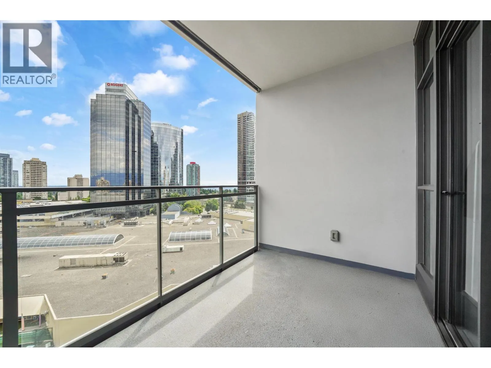 1501 6098 STATION STREET
