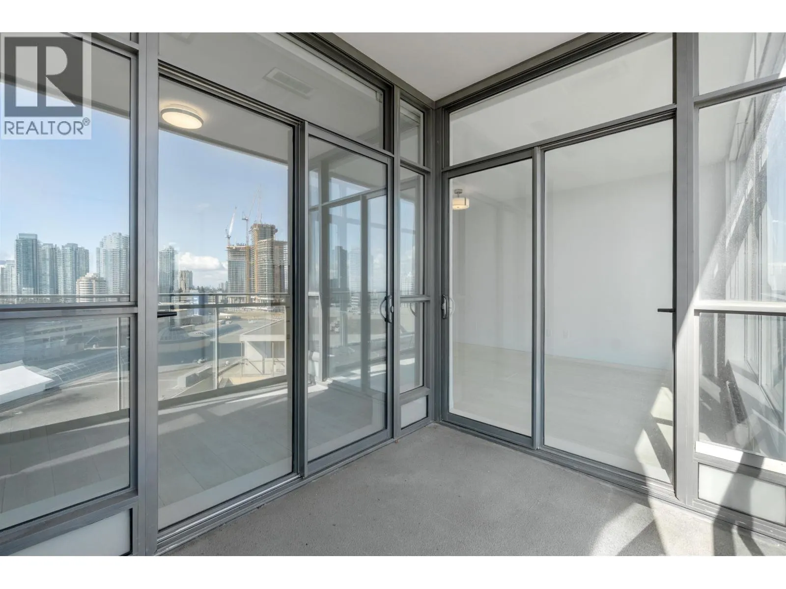 1501 6098 STATION STREET