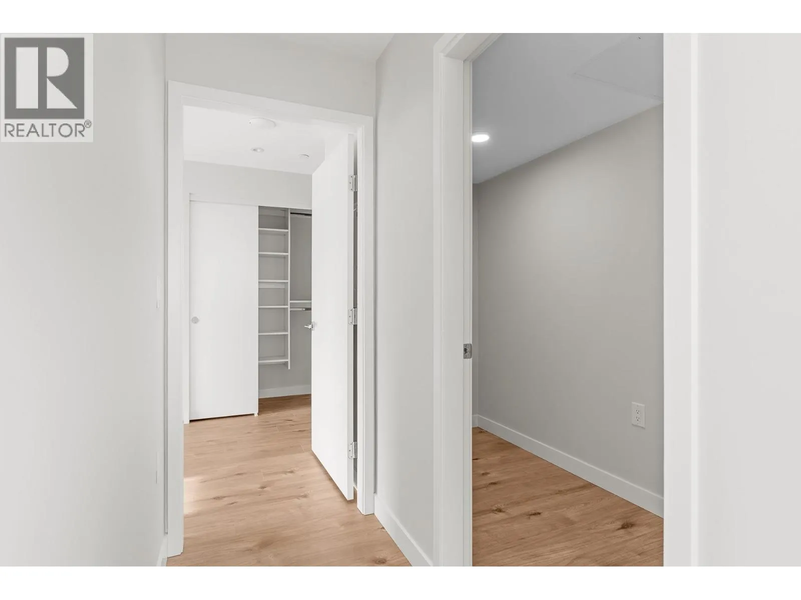 90X 3430 E KENT