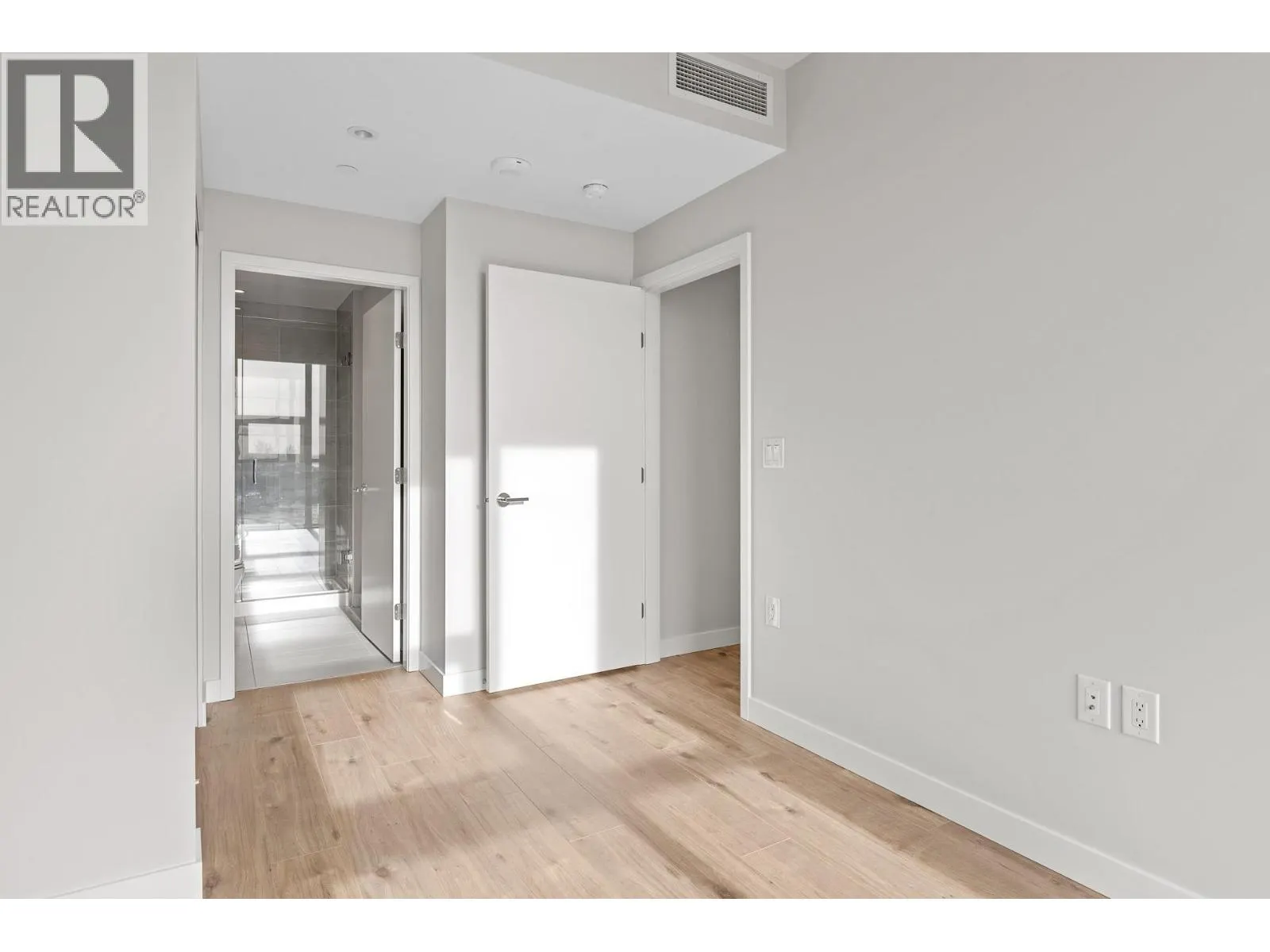 90X 3430 E KENT