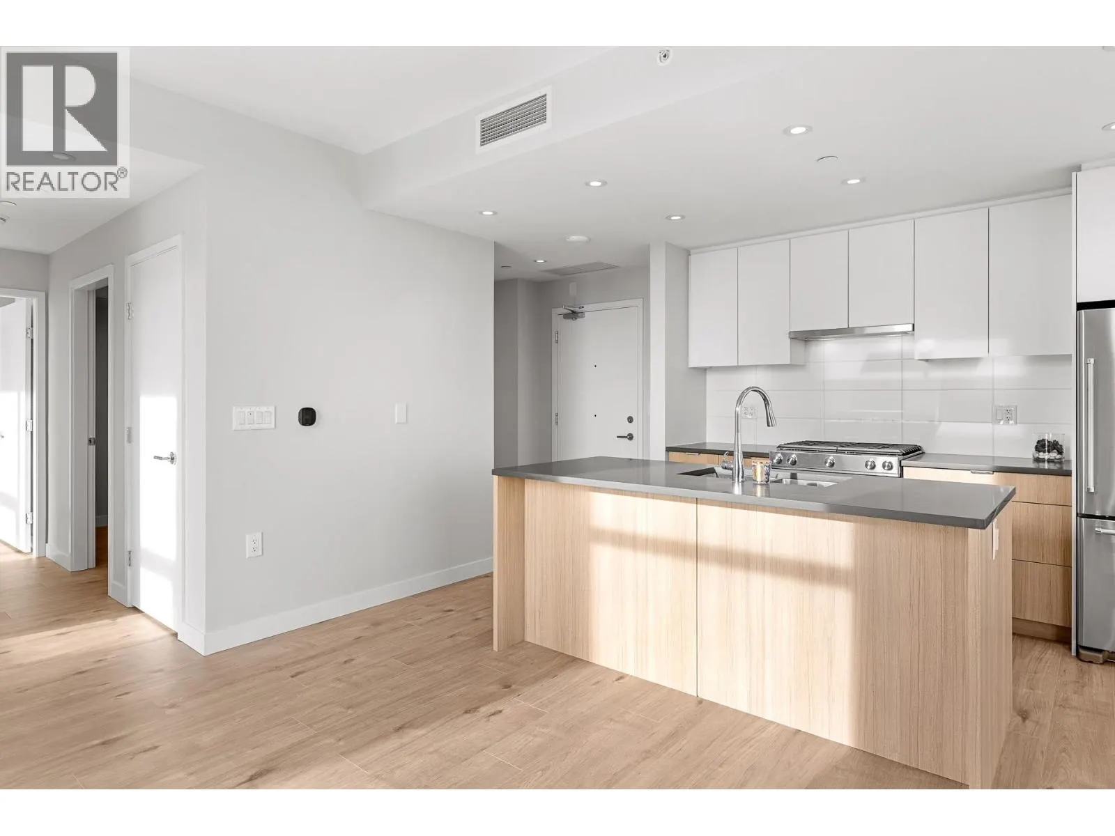 90X 3430 E KENT