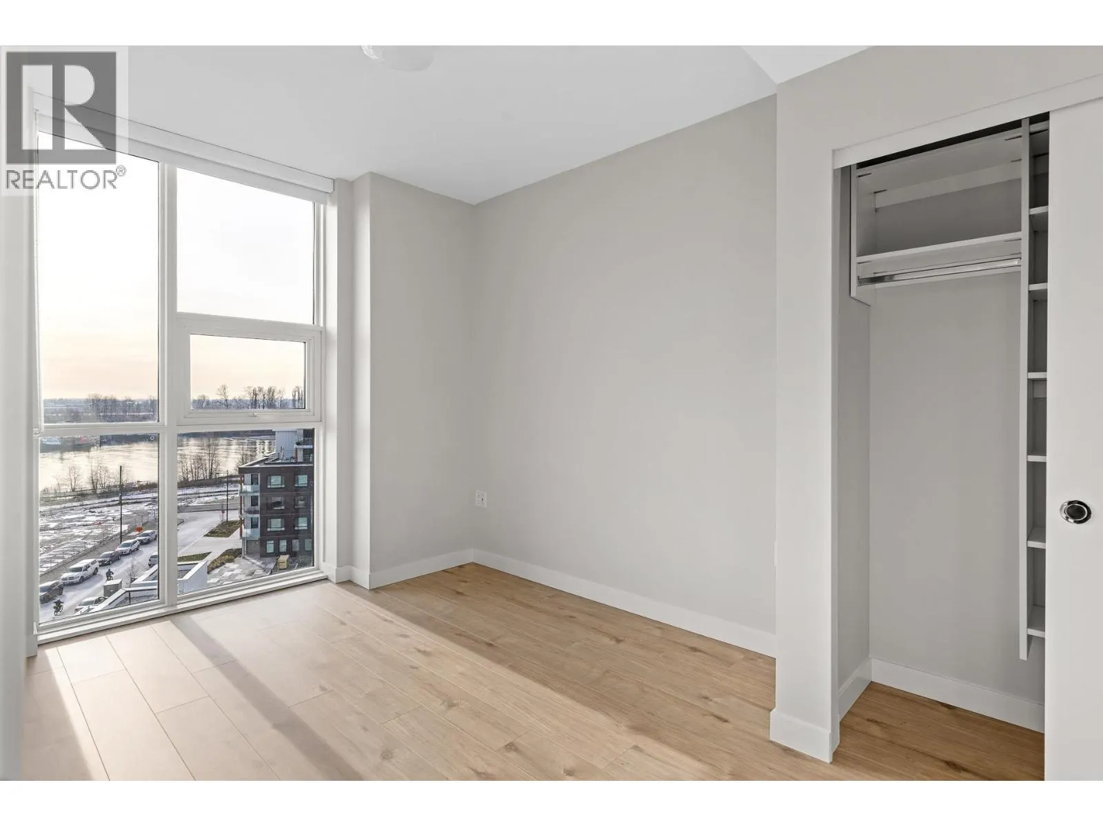 90X 3430 E KENT