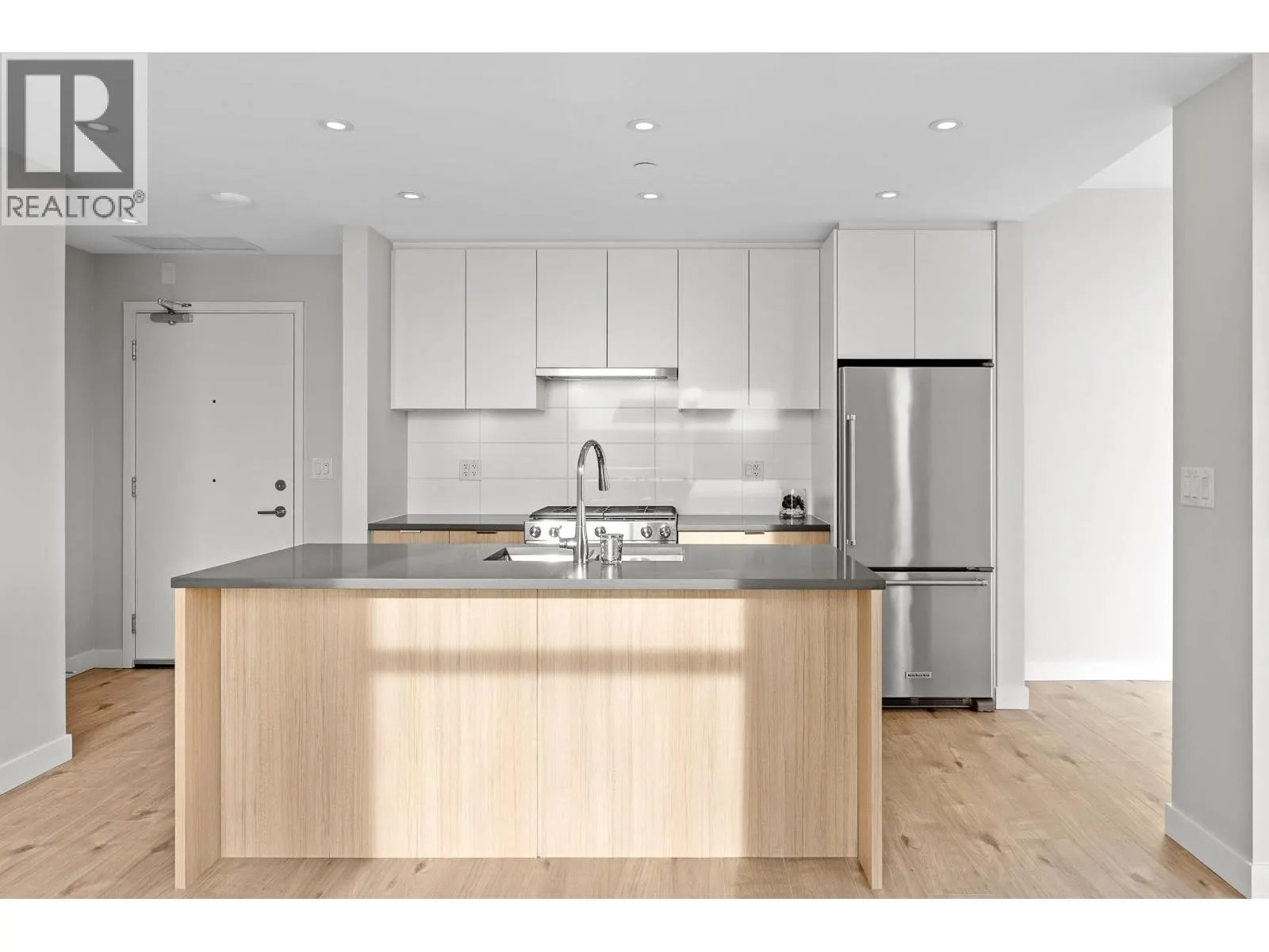 90X 3430 E KENT